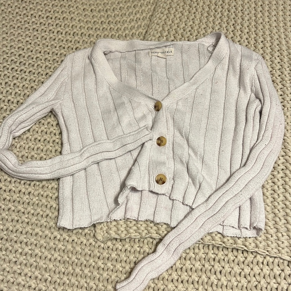 aeropostale cropped sweater w buttons!